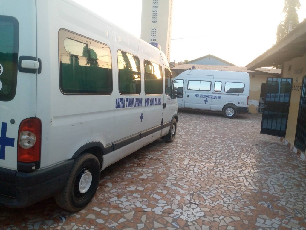 ambulances with STINF colors